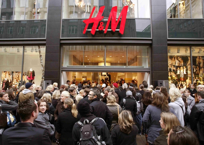 Suedezii de la H&M mai deschid 3 magazine în România în această lună