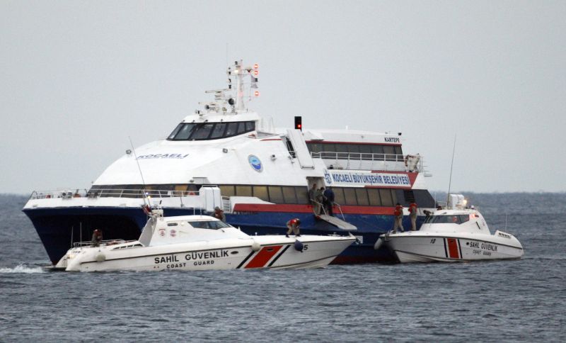 Un feribot turc a fost deturnat în apele Mării Marmara. Suspectul a fost ucis de poliţie