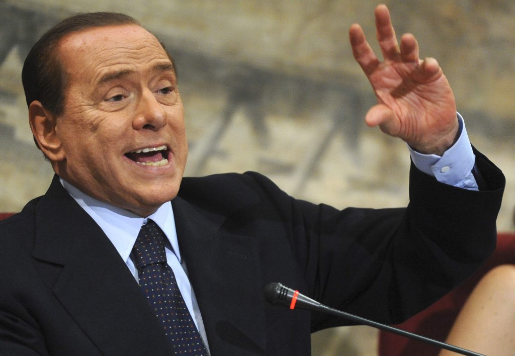 Ziarişti italieni: Demisia lui Berlusconi este iminentă. Premierul neagă