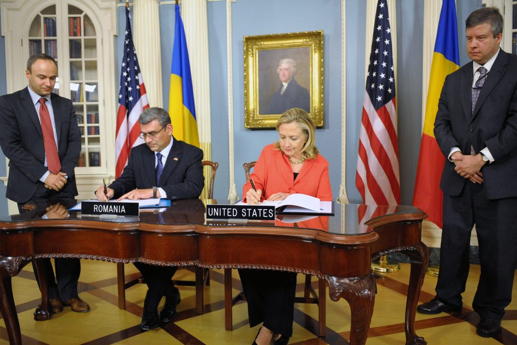 Acordul dintre România şi SUA privind scutul antirachetă intră astăzi în vigoare