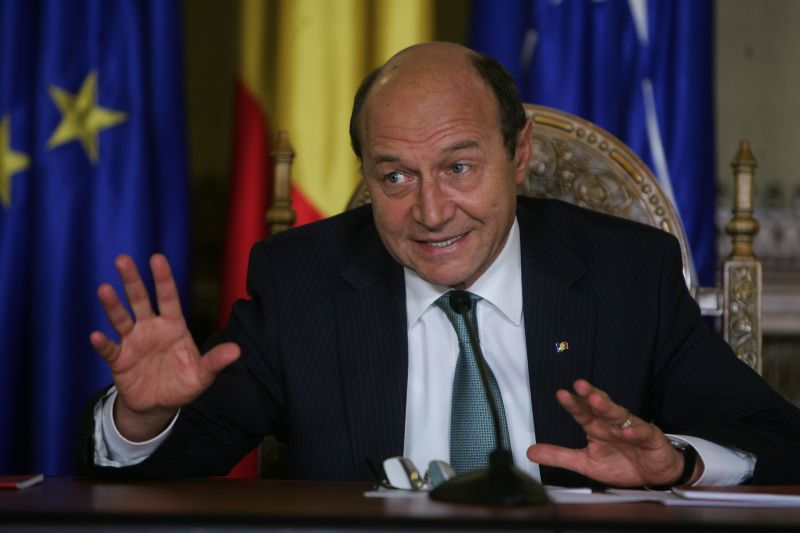 Băsescu atacă dur băncile, demagogia şi pe unii investitori