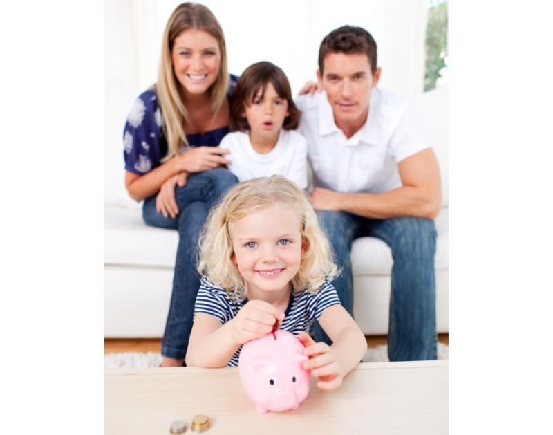 Ce soluţii ai pentru a pune bani deoparte pentru copiii tăi