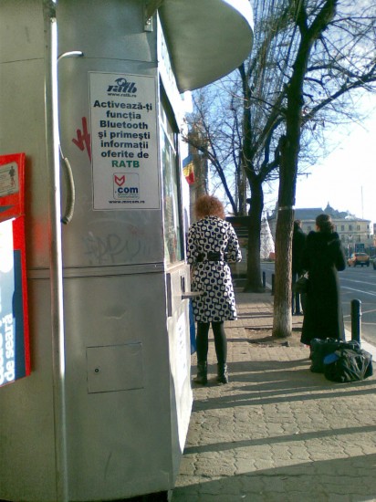 Culmea hoţiei. Au vrut să fure o staţie RATB