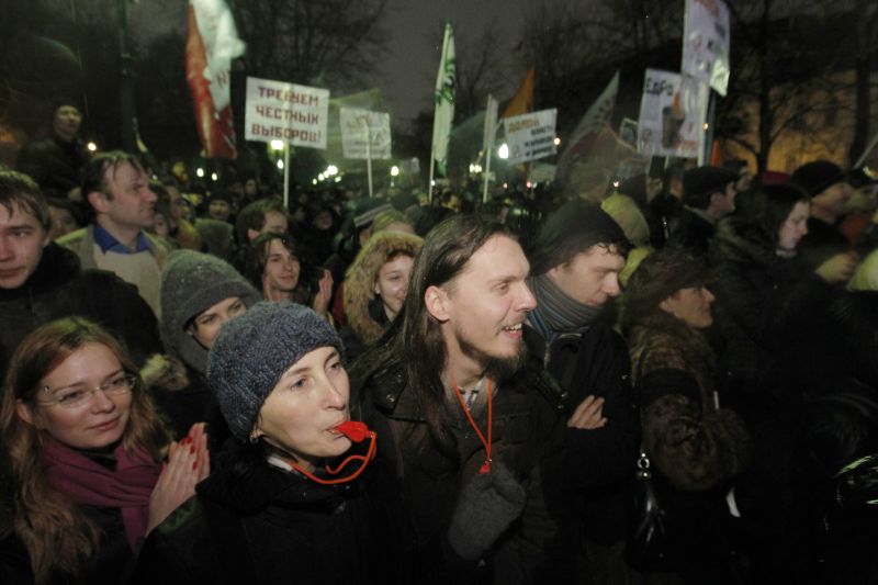 Demonstraţii anti şi pro-Kremlin la Moscova. Autorităţile au trimis mii de poliţişti pe străzi | VIDEO