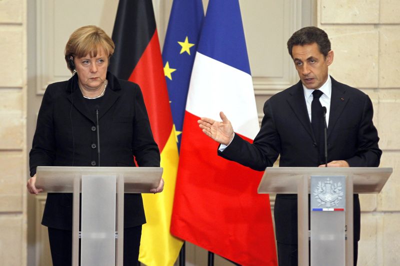 EUROPA FIERBE: Merkel şi Sarkozy nu pleacă de la Bruxelles până nu găsesc soluţia pentru criză