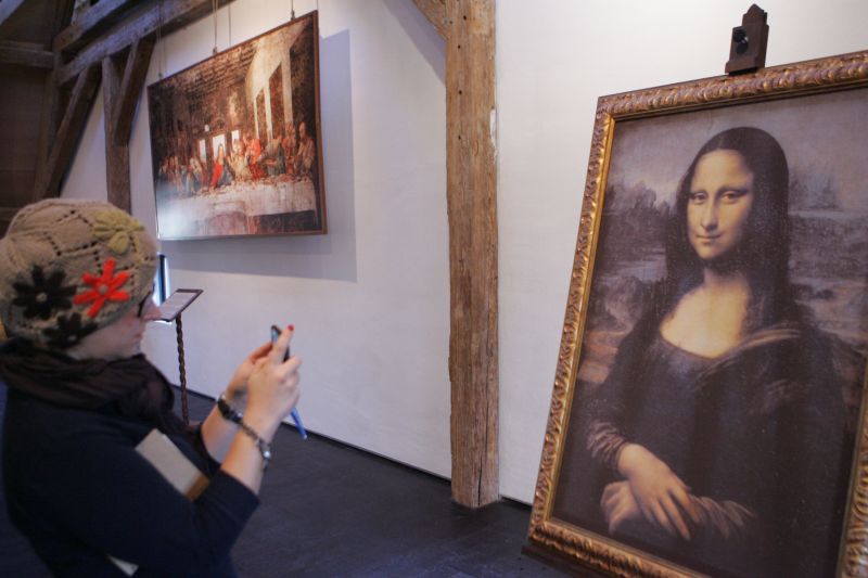 Expoziţiei uluitoare în România: autorul "Giocondei" este unul şi-acelaşi cu inventatorul labelor de înot