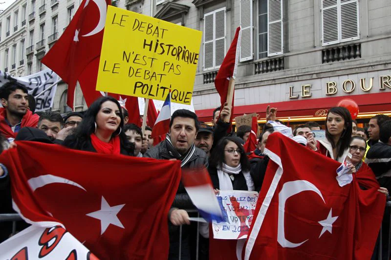 Genocidul armean aruncă în aer relaţiile turco-franceze
