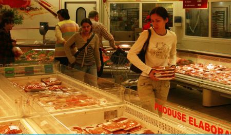 În 2012, cresc preţurile la carne, dar nu şi consumul