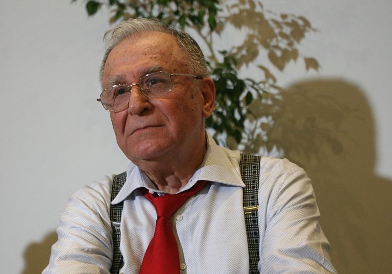 Poate Iliescu rămâne activ la 81 ani?