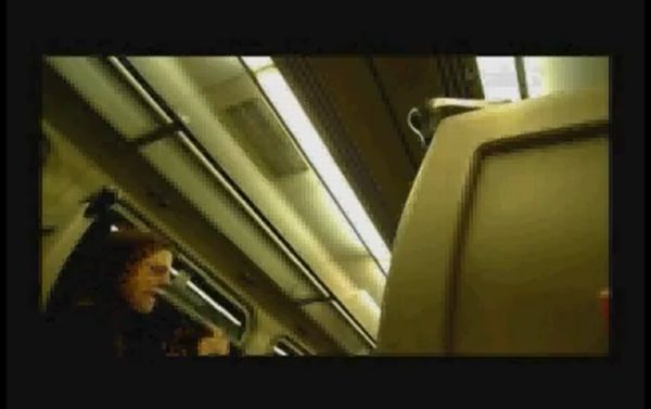 "Sunteţi în ţara mea aşa că vorbiţi limba mea!" Noi jigniri rasiste în tren| VIDEO