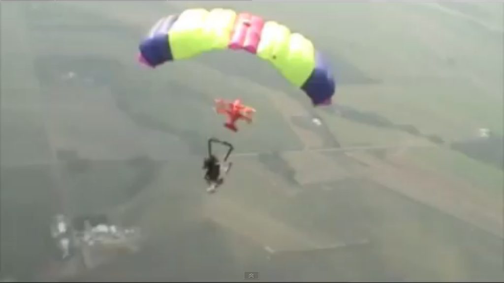 Un paraşutist, la un pas de a-şi filma propria moarte|VIDEO