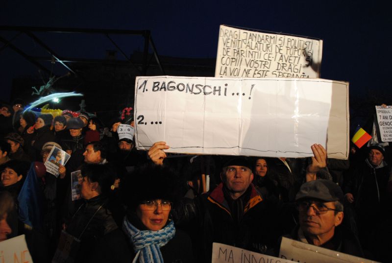 150 de romi din Brașov au fost ademeniți la proteste cu bani, țigări și băutură