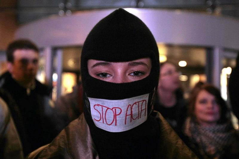 ACTA: Revoluţie pe internet. Youtube şi Facebook, în pericol