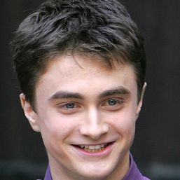 Actorul din seria "Harry Potter" a fost speriat de bombe în copilărie
