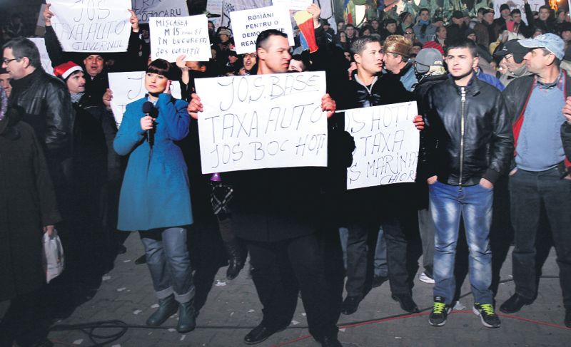 Apocalipsa televizată din Piaţa Universităţii. Câţi protestatari sunt cu adevărat