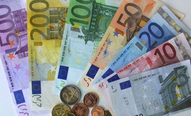 Bancherii europeni se tem de 2012: Își fac rezerve uriașe de cash