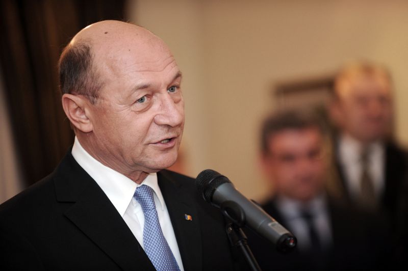 Băsescu: Românii şi-au făcut datoria. Acum e rândul politicienilor!