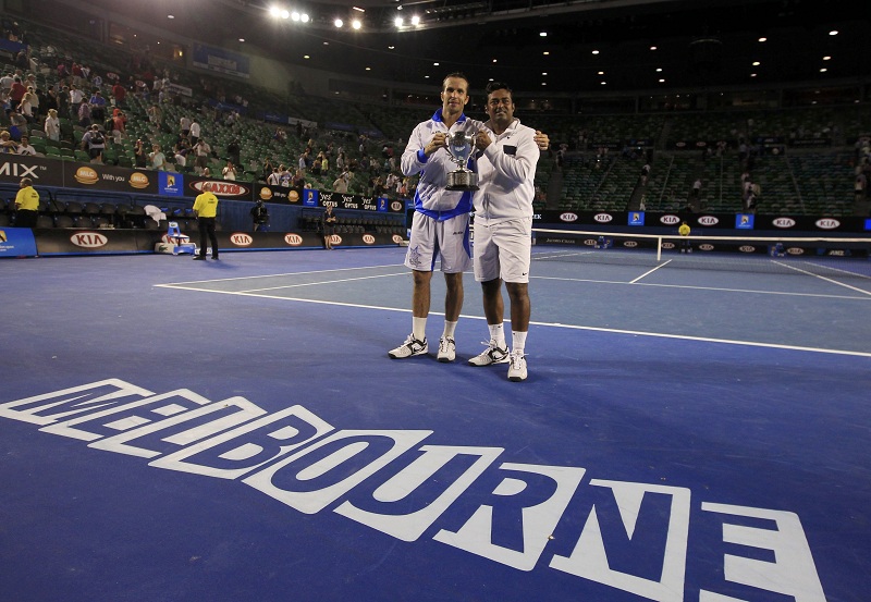 "Bătrâneii" Paes și Stepanek i-au învins pe frații Bryan în finala de la Melbourne