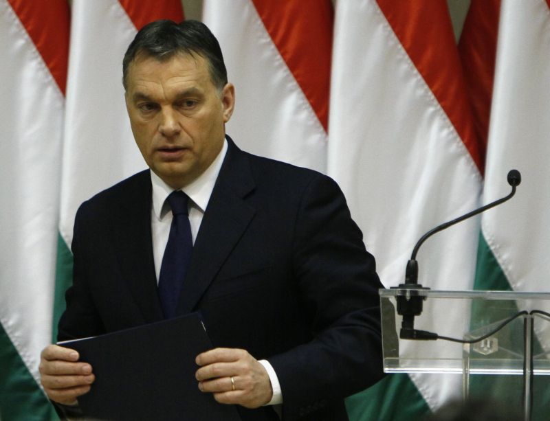 Constituţia ungară intră la revizuit