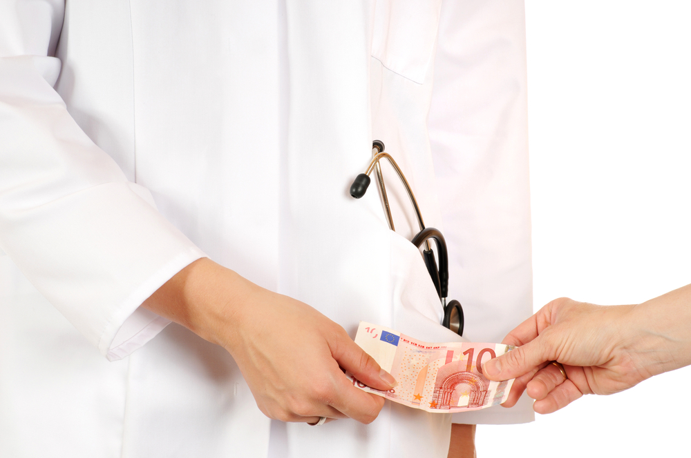 De ce totul în spital costă: 2.000 de euro şpagă ca să te angajezi asistentă medicală