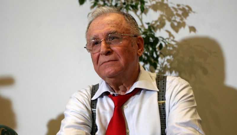 Ion Iliescu, din nou la spital. El a fost operat