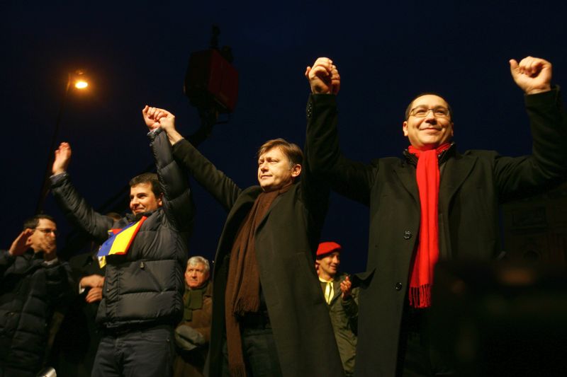 Ponta şi Antonescu se plâng la Înalta Poartă de la Bruxelles