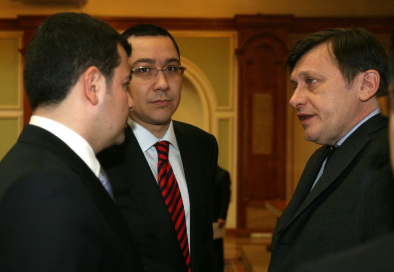 Ponta și Antonescu spun Parlamentului "Adio, dar rămân cu tine"