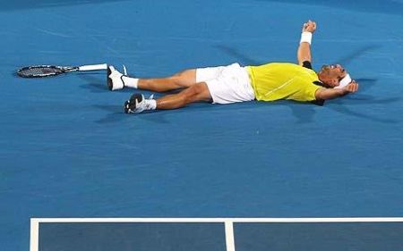 Record mondial: Baghdatis a rupt 4 rachete în 25 de secunde!  VIDEO