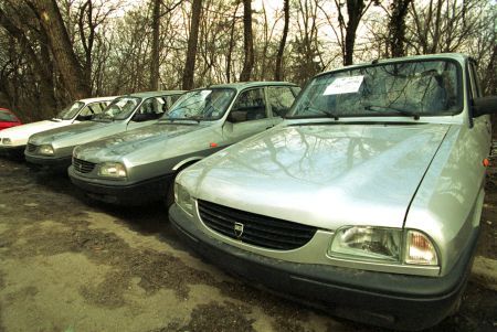 Taxa auto pentru mașinile cumpărate înainte de 2007, amânată un an