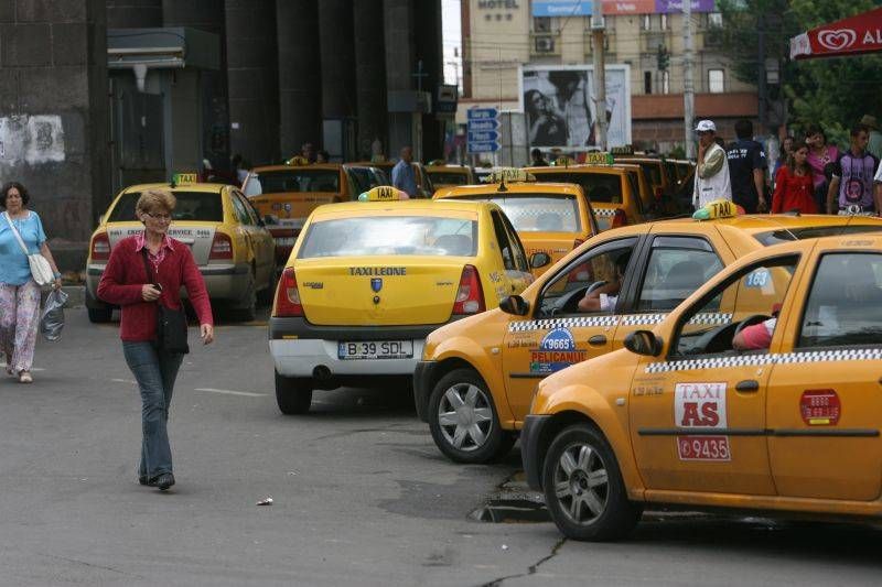 Un taximetrist a blocat circulația tramvaiului 32