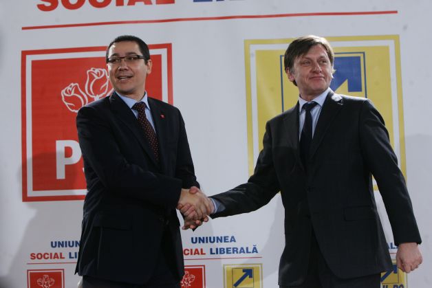 Victor Ponta şi Crin Antonescu vor să cumpere ONG-urile cu bani de la buget