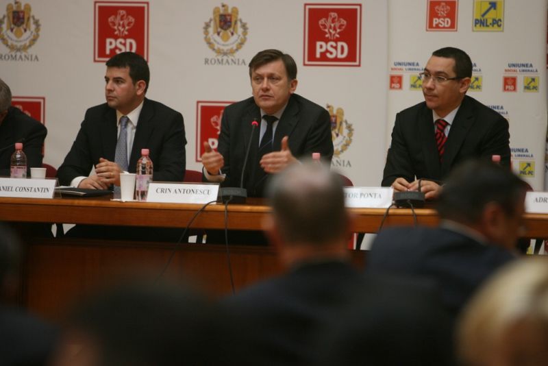 Victor Ponta:USL va decide până la 1 februarie dacă pleacă din Parlament