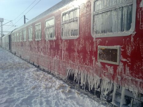 330 de trenuri, ANULATE din cauza viscolului