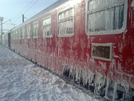 60 de ore în „Trenul gheţii”: „Au mers cinci metri înainte, cinci metri înapoi”