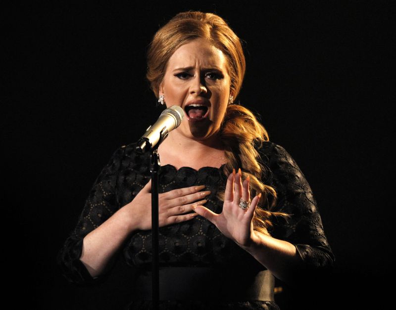Adele revine pe scenă la Premiile Grammy