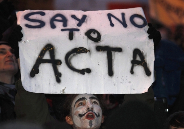 Cehia a suspendat ratificarea tratatului ACTA