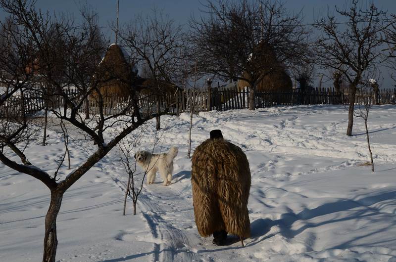 Cel mai izolat loc din România. Satul calamitat de 100 de ani, dar în care oamenilor nu le lipseşte nimic