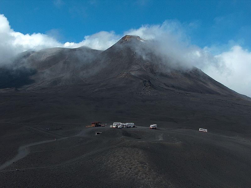 Erupţia unui vulcan din Alaska ar putea da peste cap traficul aerian