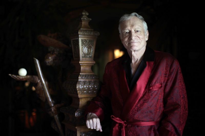 Fiul lui Hugh Hefner, intimidat de iubitele tatălui său