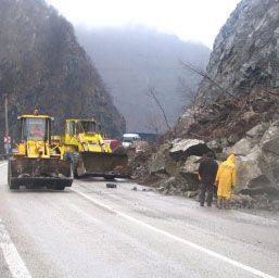 Polițiștii au închis circulația pe Valea Oltului, pe tronsonul Pitești-Râmnicu Vâlcea-Sibiu