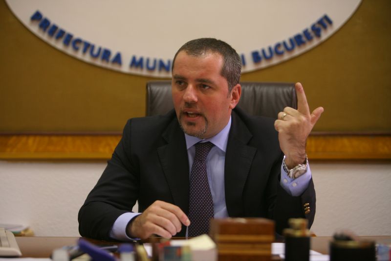 Prefectul Capitalei: „Firmele trebuie să acţioneze cu toate utilajele din dotare”