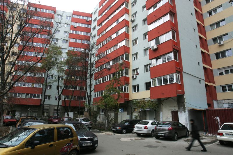 Preţurile la apartamente, tot mai mici. VEZI cu cât au scăzut în Bucureşti