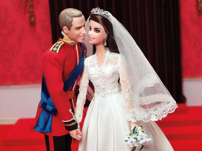 Prințul William și Catherine Middleton devin păpuși Barbie la aniversarea lor