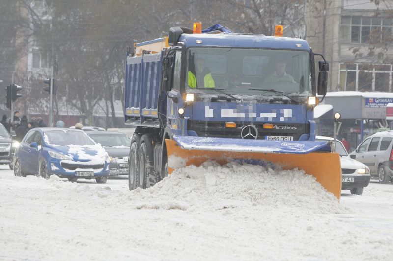 S-a deschis Autostrada A2. Zeci de drumuri naționale, închise. VEZI CUM SE CIRCULĂ ÎN ŢARĂ