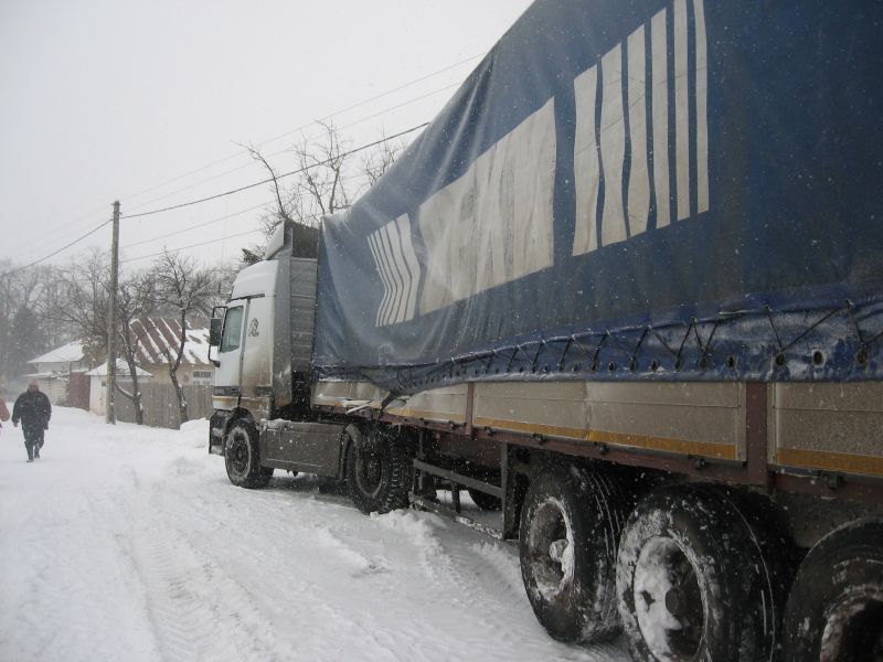 Şapte tiruri cu mâncare, confiscate de Garda Financiară Ilfov