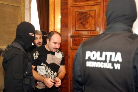 Soția lui Nuțu Cămătaru' și fratele lui Fane Spoitoru', condamnați