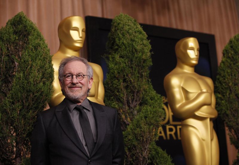 Steven Spielberg: "Caii au jucat la fel de bine ca actorii"