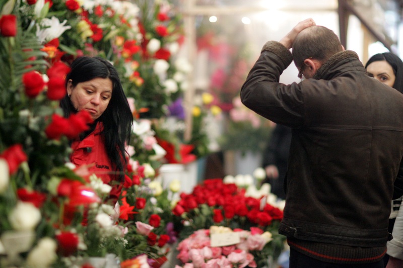 Cât câştigă un florar de 8 Martie. Cum e să ştii că marele pot la Loto vine la dată fixă