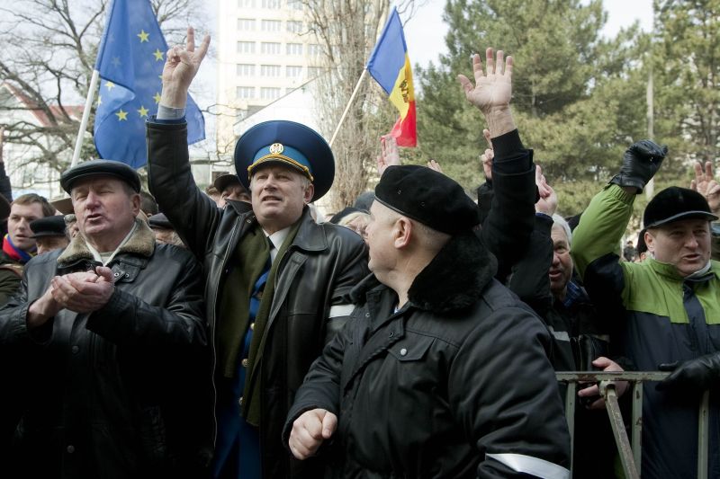 Ciocniri la Chişinău în timpul unei manifestaţii în favoarea unirii cu România