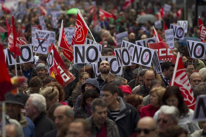 Coridă la Madrid: guvernul ia austeritatea de coarne